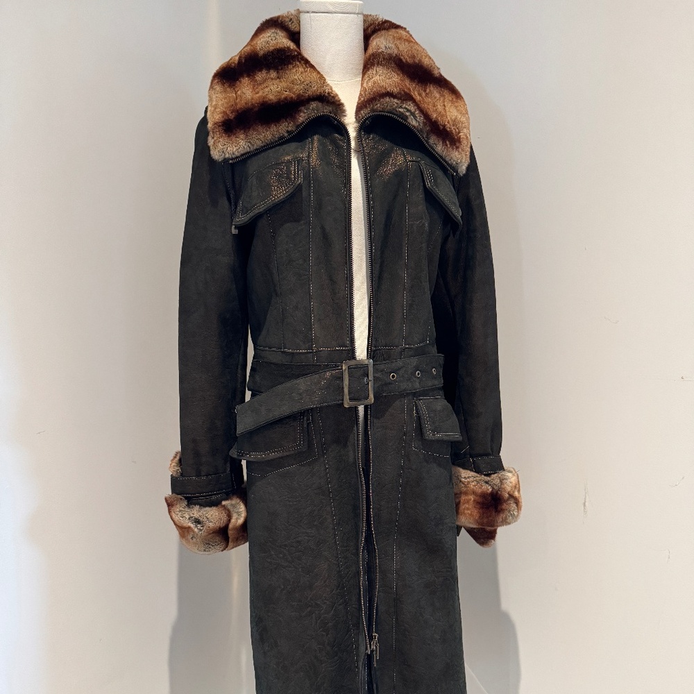 Gorgeous soft leather and real fur coat.  Vintage but in like new condition